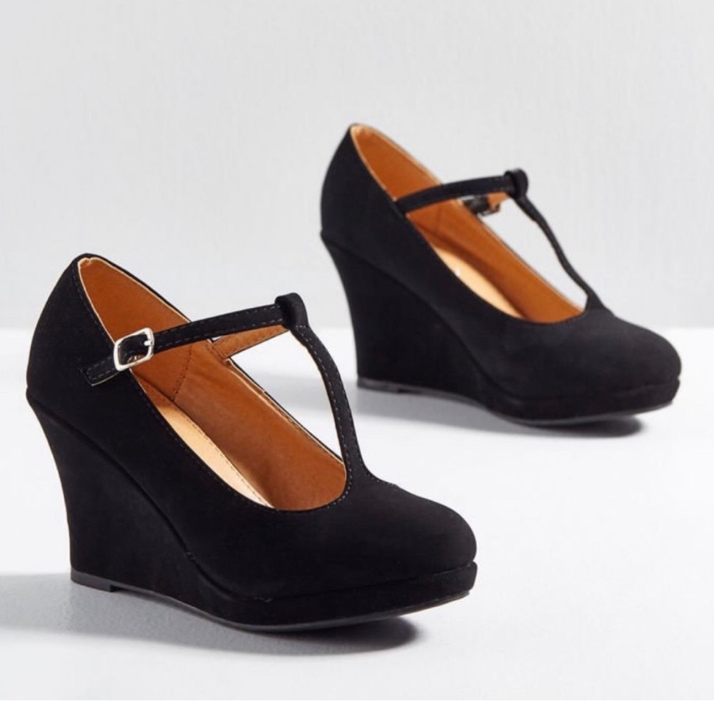 Top Moda T-Strap Heels